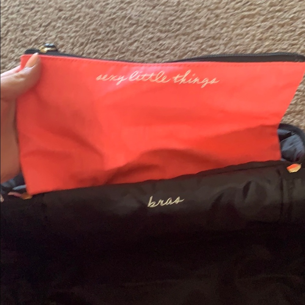 Victoria Secret travel bag - Picture 4 of 7